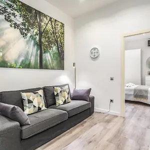 En Excelente Ubicacion, Centro De Apartamento